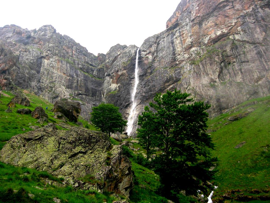 Raysko Praskalo waterfall